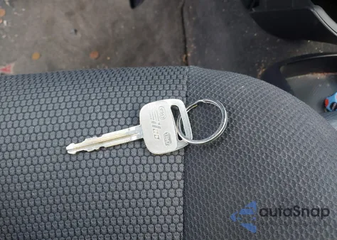 2005 Pontiac Vibe из США, поврежденный, VIN 5Y2SL63885Z444461